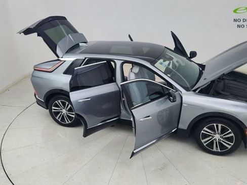 Used 2024 Cadillac Lyriq Luxury AWD/4WD image 85