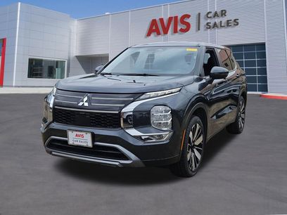 Used 2025 Mitsubishi Outlander SE