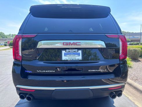 Used 2021 GMC Yukon Denali w/ Advanced Technology Package AWD/4WD image 7