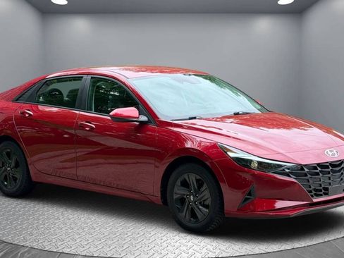 Used 2021 Hyundai Elantra SEL w/ Convenience Package FWD image 4