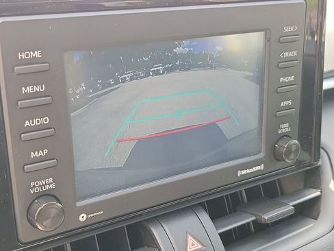 Used 2021 Toyota RAV4 XLE w/ Convenience Package FWD image 27