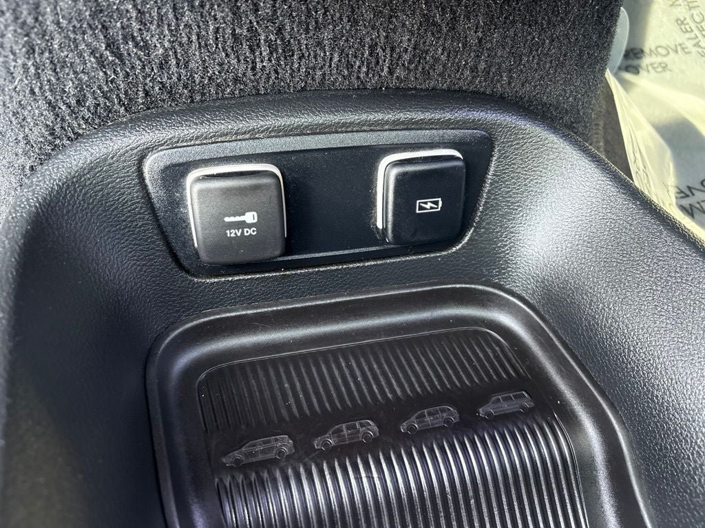 Used 2021 Chrysler Pacifica Touring w/ S Appearance Package FWD image 25