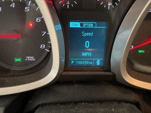 Used 2015 Chevrolet Equinox LT w/ Driver Convenience Package image 4