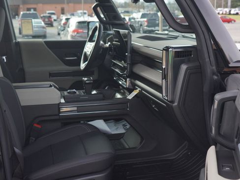 New 2026 GMC Hummer EV 4x4 Crew Cab image 32