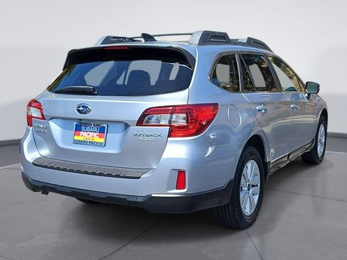 Used 2017 Subaru Outback 2.5i Premium AWD/4WD image 3