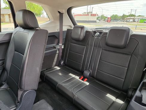 Used 2021 Volkswagen Tiguan SE FWD image 5