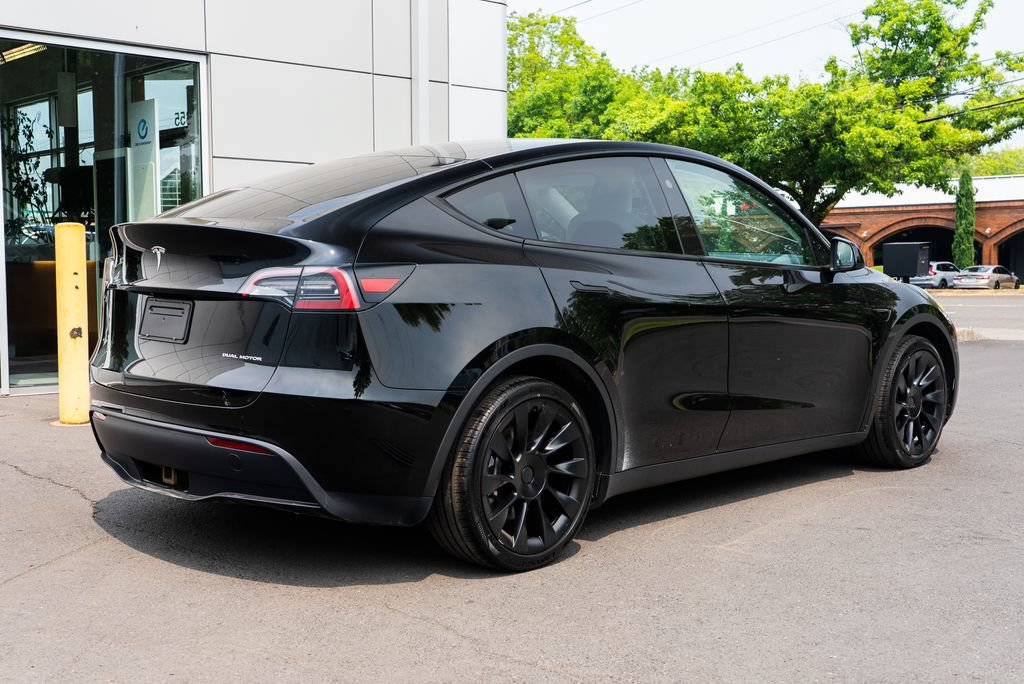 Used 2023 Tesla Model Y Long Range AWD/4WD image 6