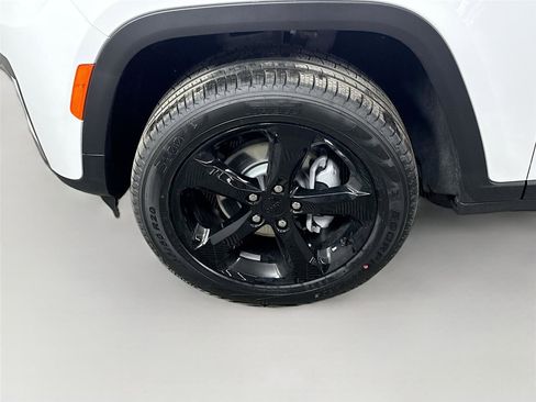 New 2026 Jeep Grand Cherokee Limited w/ Limited Altitude Package AWD/4WD image 26