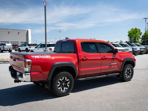 Used 2021 Toyota Tacoma TRD Off-Road AWD/4WD image 10