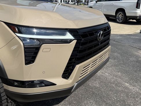 Used 2025 Lexus GX 550 AWD/4WD image 21