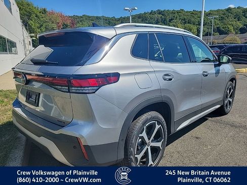 New 2025 Volkswagen Tiguan SE image 26