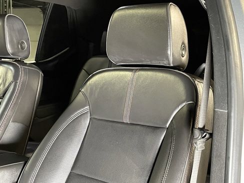 Used 2023 Chevrolet Traverse RS image 35