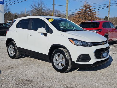 Certified 2022 Chevrolet Trax LS w/ Tint and Cruise Package image 3