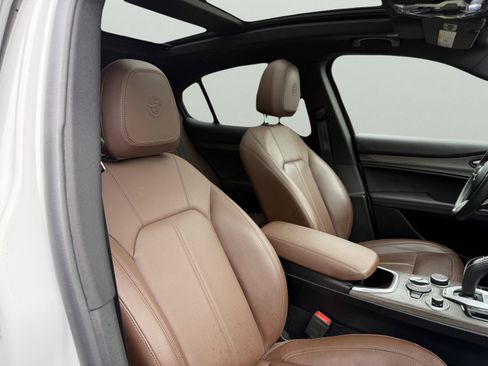 Used 2022 Alfa Romeo Stelvio Ti w/ Active Assist Plus Package image 45