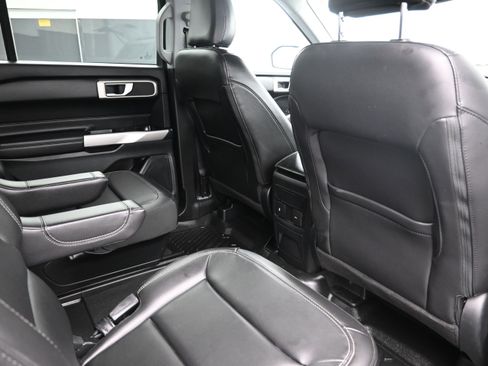 Used 2023 Ford Explorer XLT w/ Equipment Group 202A AWD/4WD image 25