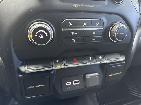 Used 2020 Chevrolet Silverado 1500 LT image 22