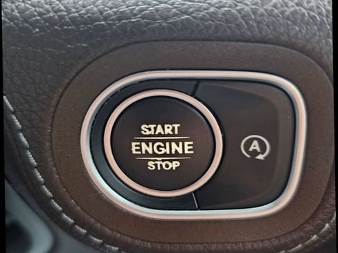 Used 2020 Mercedes-Benz GLE 350 4MATIC w/ MBUX Technology Package image 26