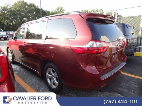 Used 2020 Toyota Sienna LE FWD image 4