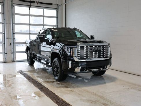 New 2026 GMC Sierra 3500 Denali w/ Denali Reserve Package image 2