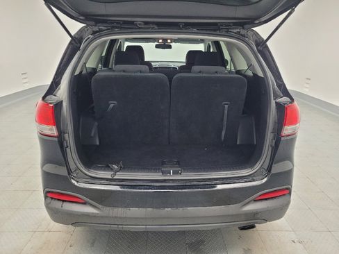 Used 2017 Kia Sorento LX w/ LX Convenience Package image 29