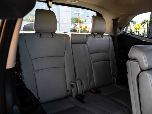 Used 2017 Honda Pilot Touring image 19