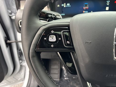 New 2026 Lincoln Corsair Premiere image 17