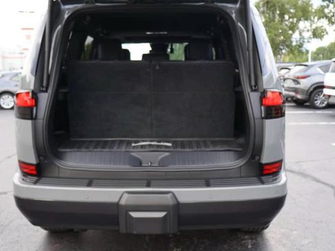 Used 2024 Lexus GX 550 w/ Cold Area Package AWD/4WD image 18