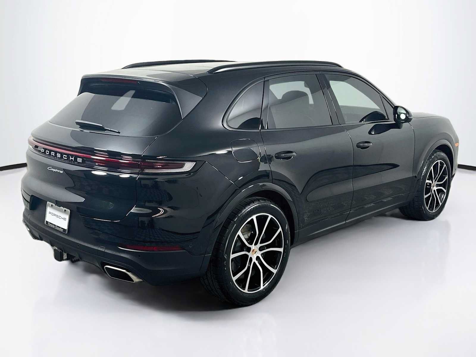 Certified 2026 Porsche Cayenne AWD/4WD image 9