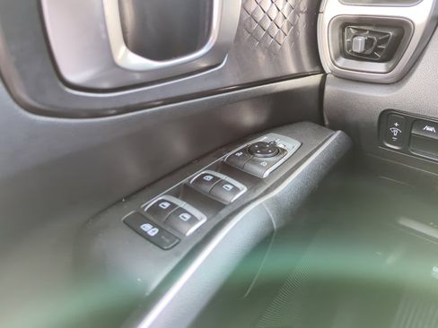 Used 2021 Kia Sorento S image 36