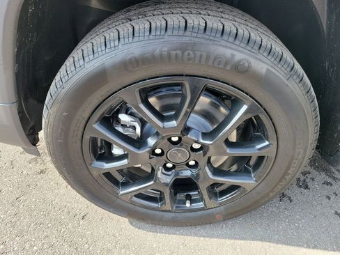 New 2026 Jeep Compass Latitude w/ Sun and Sound Group AWD/4WD image 9