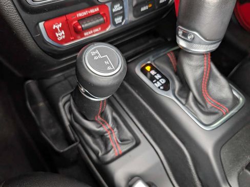 Used 2020 Jeep Gladiator Rubicon AWD/4WD image 32
