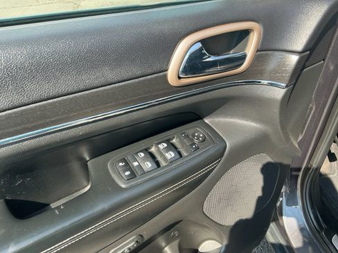 Used 2016 Jeep Grand Cherokee Limited AWD/4WD image 16