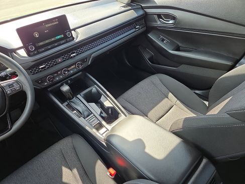 Used 2025 Honda Accord SE image 12