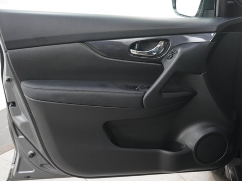 Used 2020 Nissan Rogue SV AWD/4WD image 21