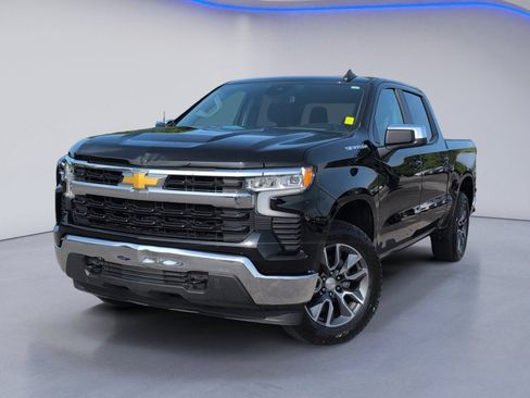 Used 2024 Chevrolet Silverado 1500 LT AWD/4WD image 2