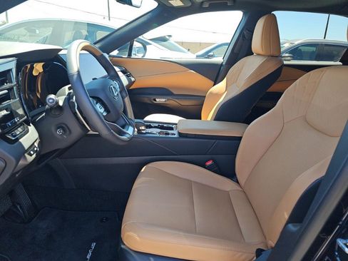 Used 2025 Lexus RX 350 Premium w/ Convenience Package FWD image 4