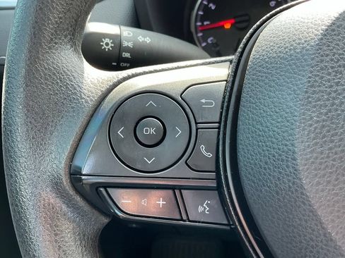 Used 2022 Toyota RAV4 LE FWD image 36