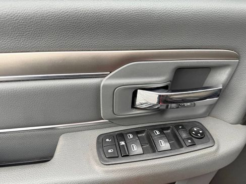Used 2020 RAM 1500 Classic SLT AWD/4WD image 9