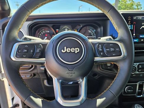 Used 2024 Jeep Wrangler Unlimited Sahara AWD/4WD image 28
