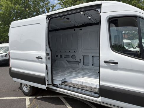 New 2026 Ford Transit 250 148 Medium Roof RWD image 18