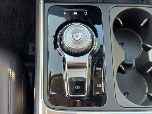 Used 2025 Kia Carnival SX w/ SX Dark Edition Package image 26