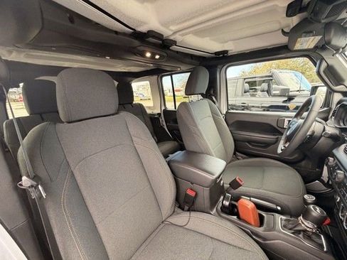 Used 2024 Jeep Wrangler Sport S image 5