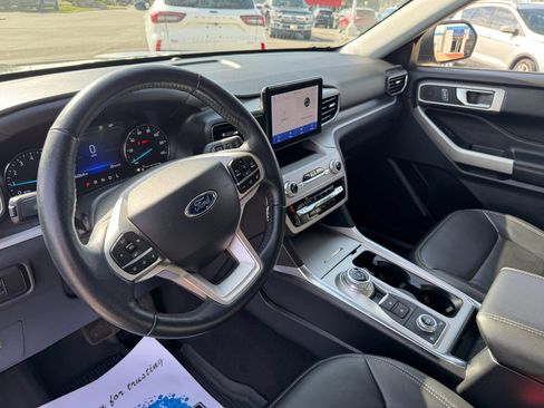 Used 2023 Ford Explorer XLT w/ Equipment Group 202A image 26