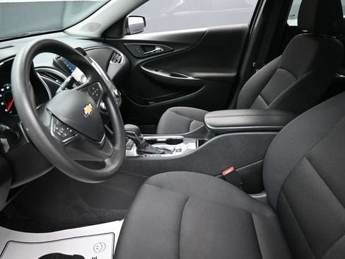 Used 2025 Chevrolet Malibu LT FWD image 16