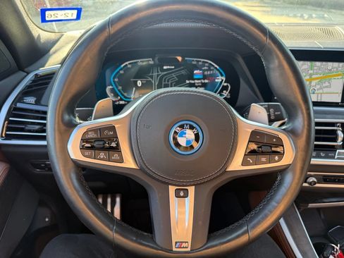 Used 2022 BMW X5 xDrive45e w/ M Sport Package AWD/4WD image 13