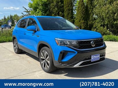 Used 2023 Volkswagen Taos SE w/ Panoramic Sunroof Package