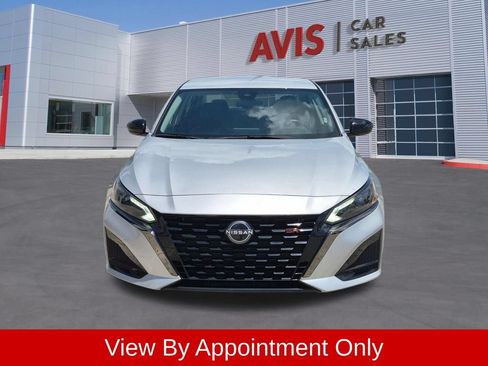 Used 2025 Nissan Altima 2.5 SR FWD image 2