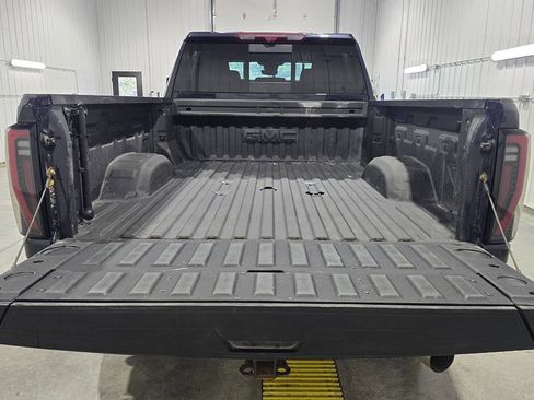 Used 2025 GMC Sierra 2500 AT4 w/ AT4 Premium Plus Package AWD/4WD image 16