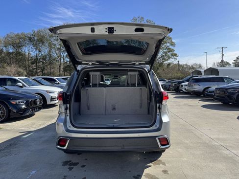 Used 2017 Toyota Highlander Limited image 24