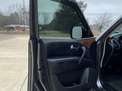 Used 2023 Nissan Armada SL w/ Captain's Chairs Package image 10